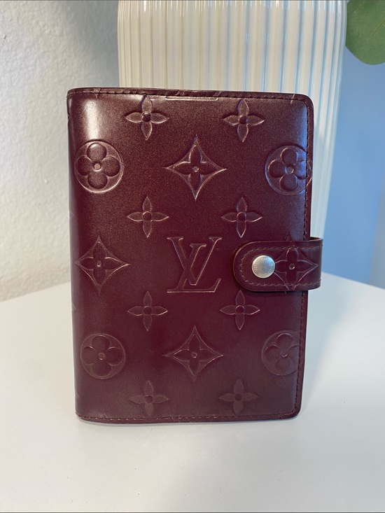 Louis Vuitton Accessories - Vintage Louis Vuitton Matte Vernis Agenda PM In Burgundy COA